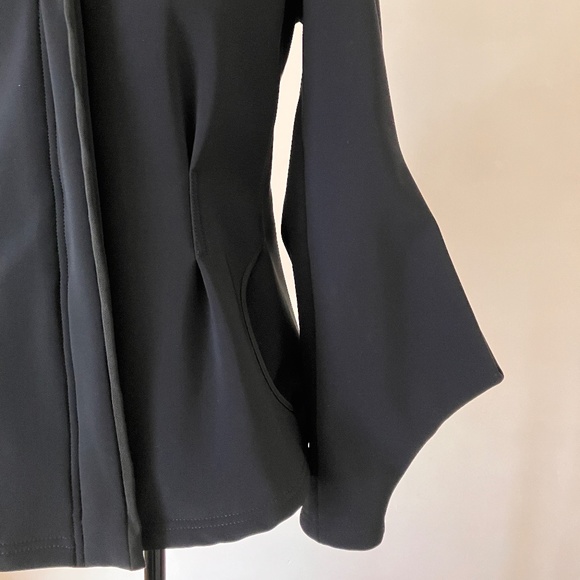 GIORGIO ARMANI HOODED JACKET WITH SCULPTED SLEEVES - Picture 6 of 12